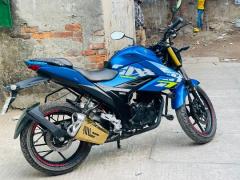 Suzuki Gixxer Dual Disc Dual Tone